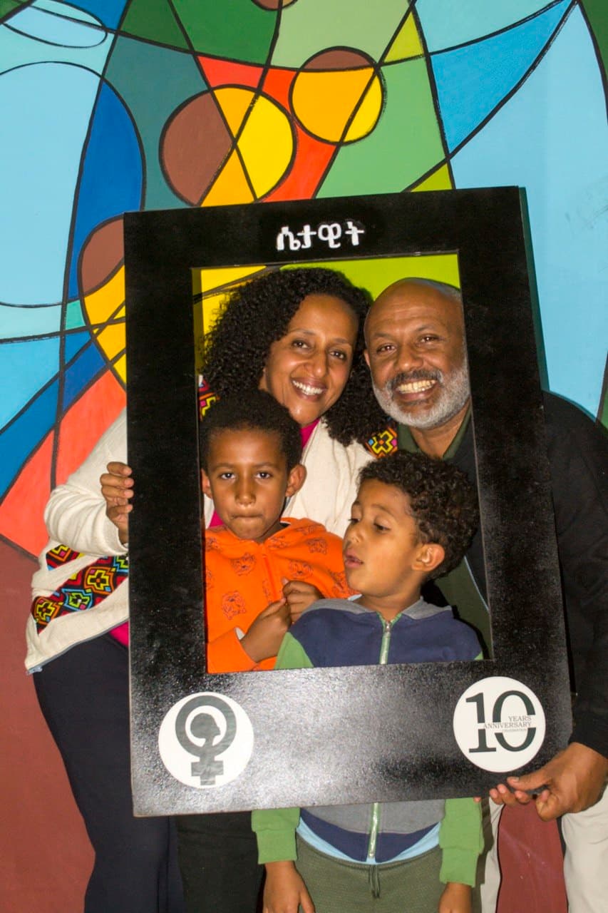 Guests at Setaweet's 10th anniversary celebration, photo 4