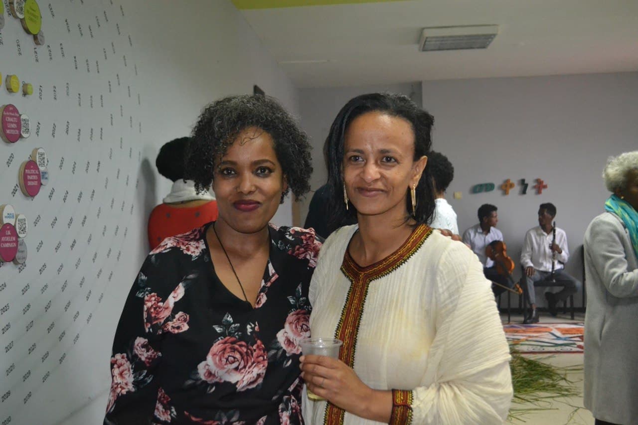 Guests at Setaweet's 10th anniversary celebration, photo 7
