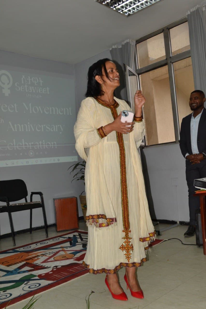 Guests at Setaweet's 10th anniversary celebration, photo 9